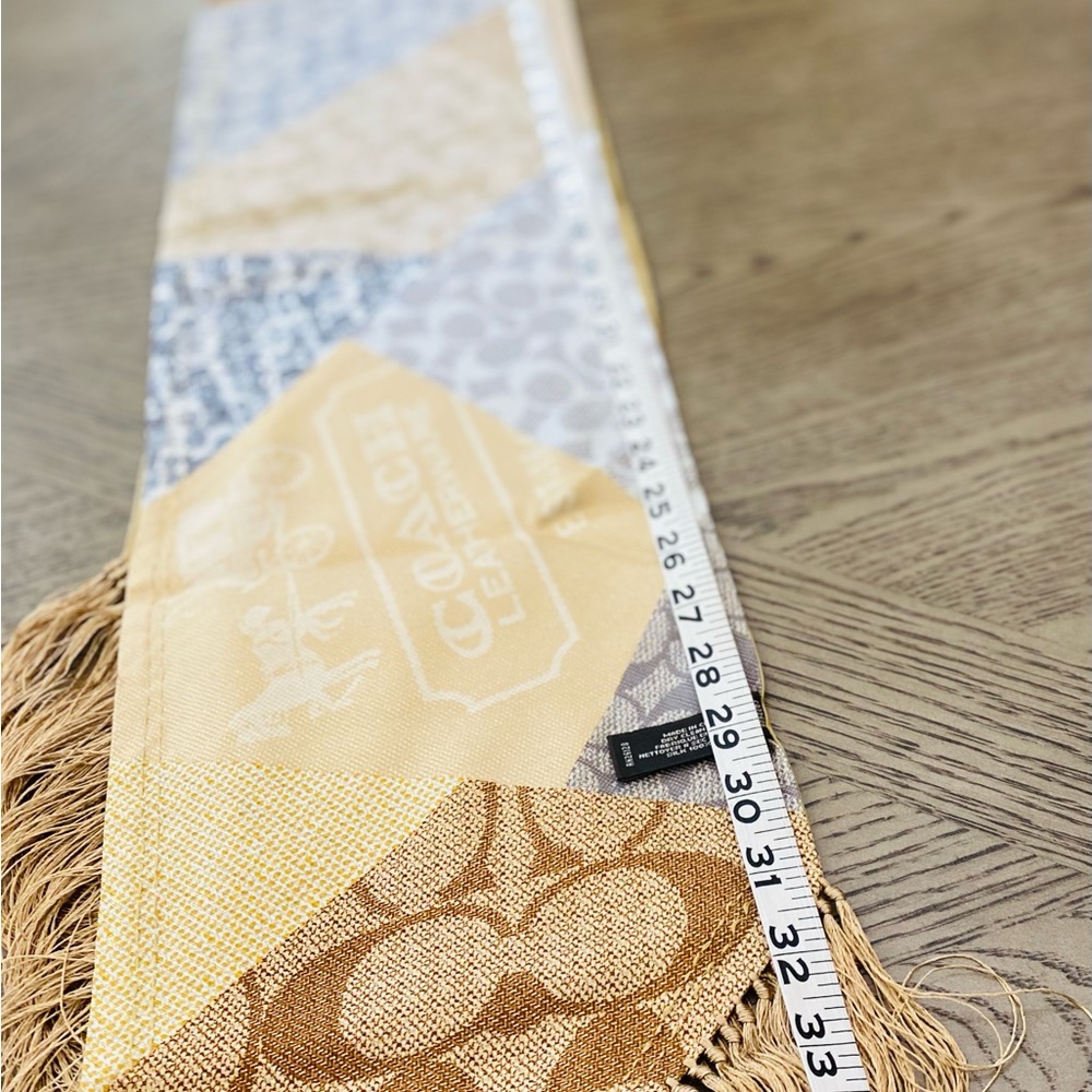Coach Signature Long Scarf - Picture 4 of 9